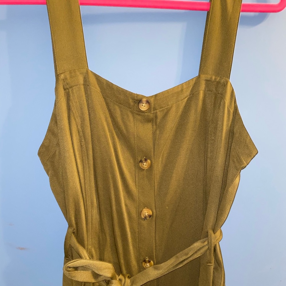 Olive button down midi dress 🤤🤤🤤